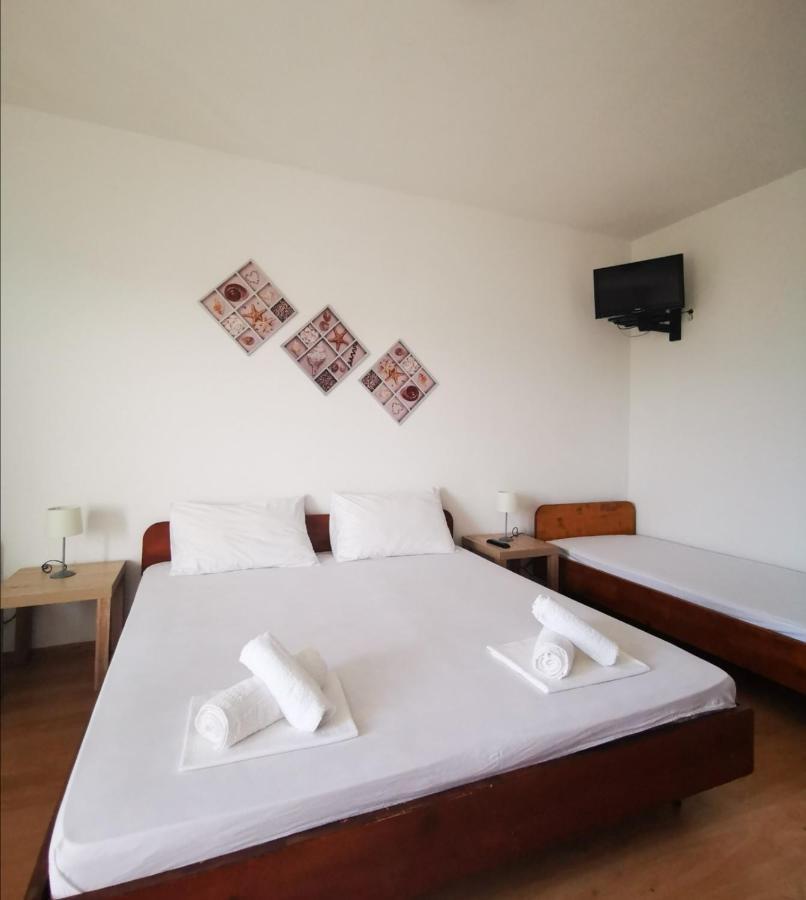 Apartments Plazibat Škrip Buitenkant foto
