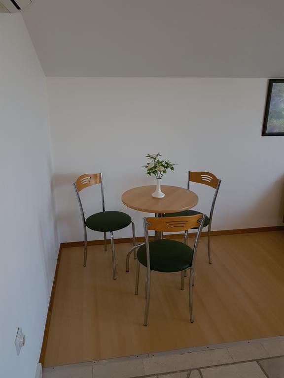 Apartments Plazibat Škrip Buitenkant foto