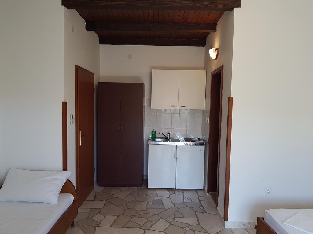 Apartments Plazibat Škrip Buitenkant foto