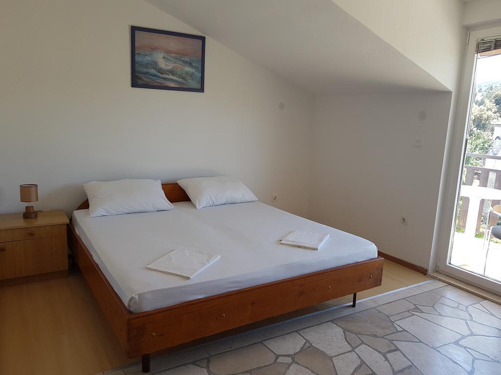 Apartments Plazibat Škrip Buitenkant foto